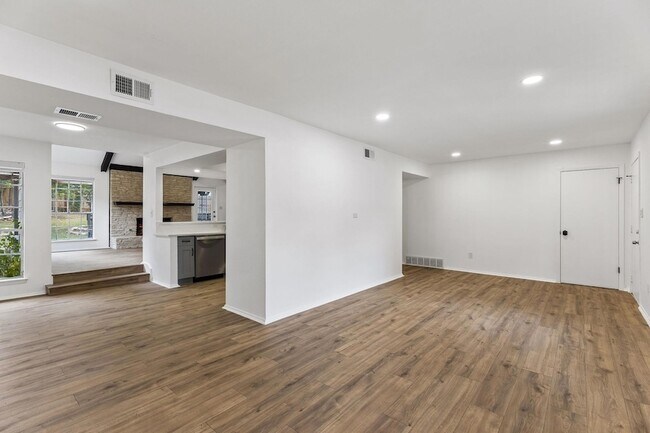 Building Photo - 4303 Rimdale Dr