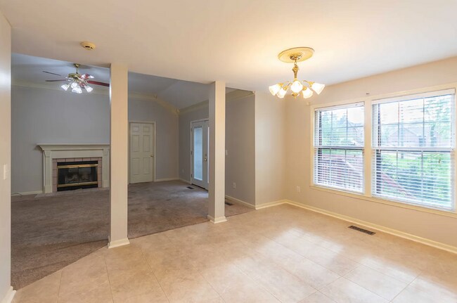 Foto del edificio - 3 bd/2bth w/fenced in yard, 15 min from do...
