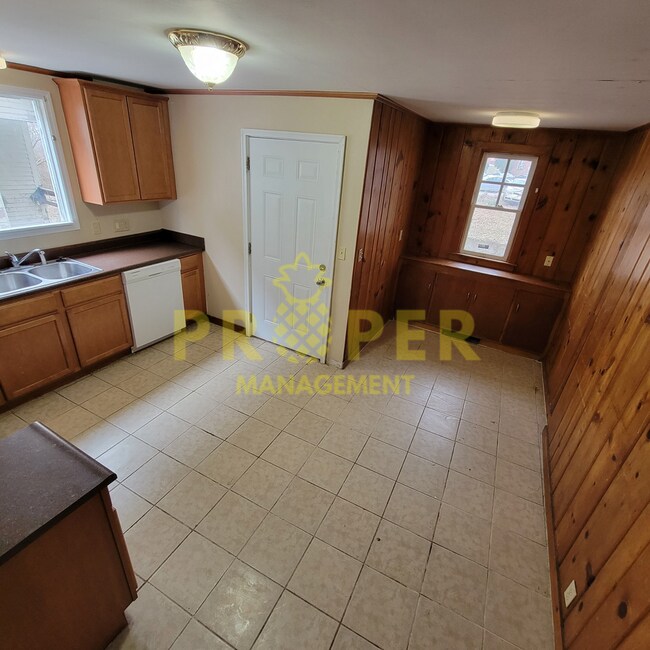 Foto del edificio - 1023-1025 Redfern Ave