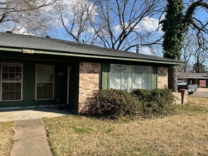 Building Photo - 3227 S 54th St