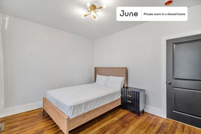 Foto del edificio - Room in Shared 5 bed/2 bath home in Roxbury