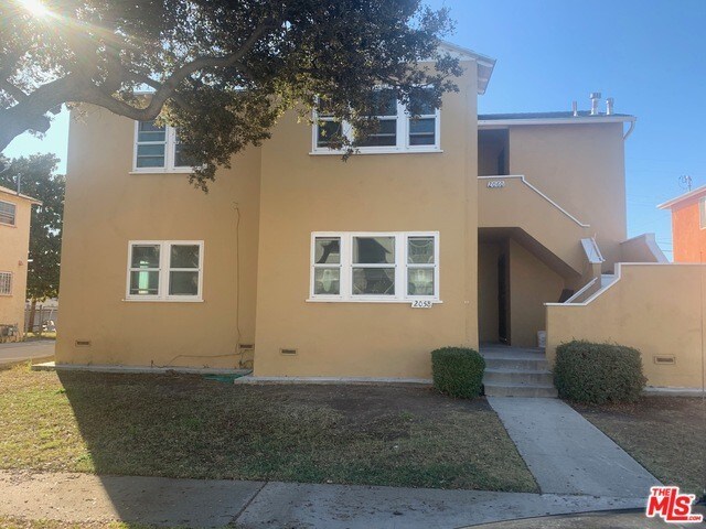 Primary Photo - 2058 W 103rd St