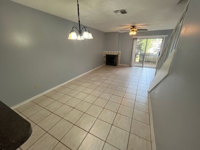 Foto del edificio - For Rent-2-bedroom, 2.5-bathroom located in the vibrant community of Tampa