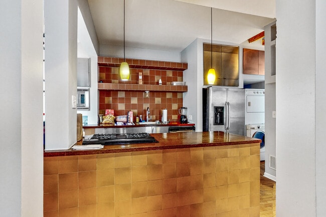 Foto del edificio - 3036 N Allen Ave
