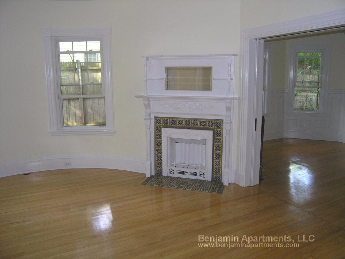 Primary Photo - 14 Burton St