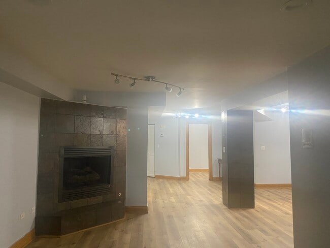 Building Photo - 4619 S Prairie Ave