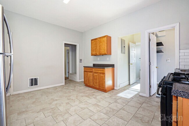 Foto del edificio - 120 Claremont Ave