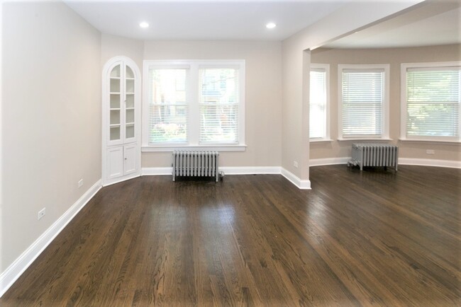 Foto del edificio - 1433 W Farragut Ave