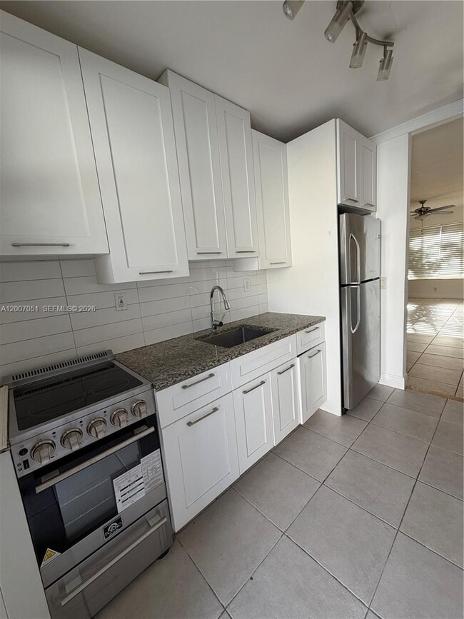 Building Photo - 812 NE 90th St