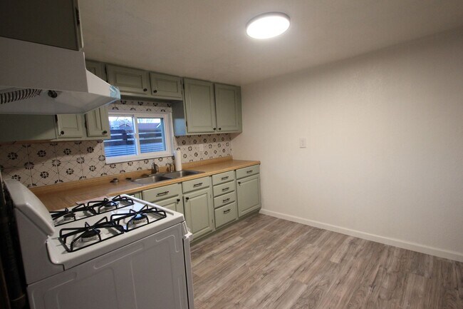 Foto del edificio - 1414 Griegos Rd NW