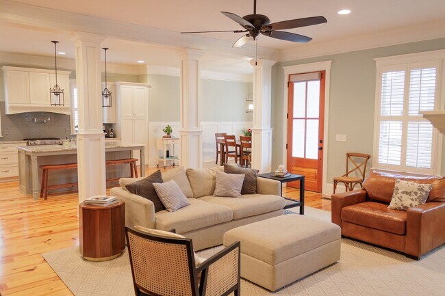 Foto del edificio - 4 Bedroom, 4.5 Bathroom Home!