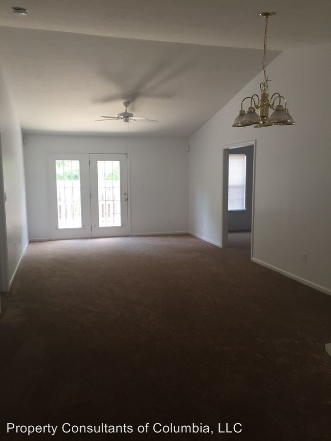 Foto del edificio - 441 Regency Park Dr