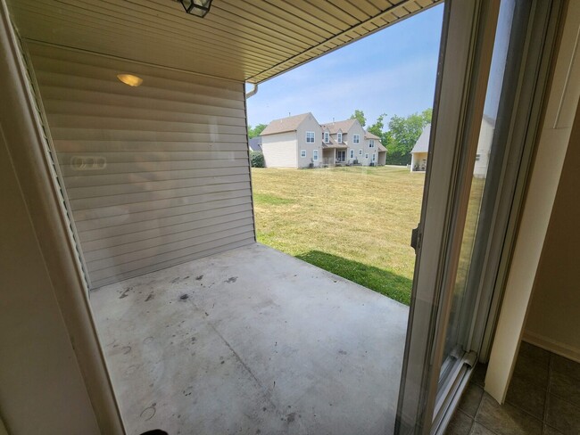 Building Photo - Applewood Townhomes - 28