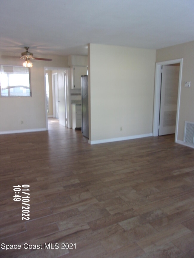 Building Photo - 1105 Myrtle Ln