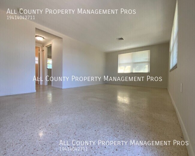 Foto del edificio - 5827 Nutmeg Ave