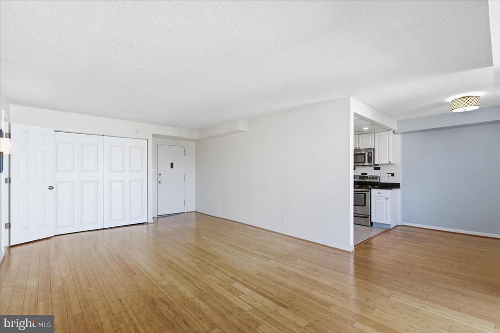 Foto principal - 1401 N Rhodes St