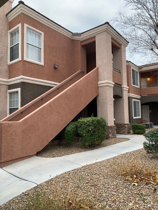 Foto del edificio - 7705 Himalayas Ave