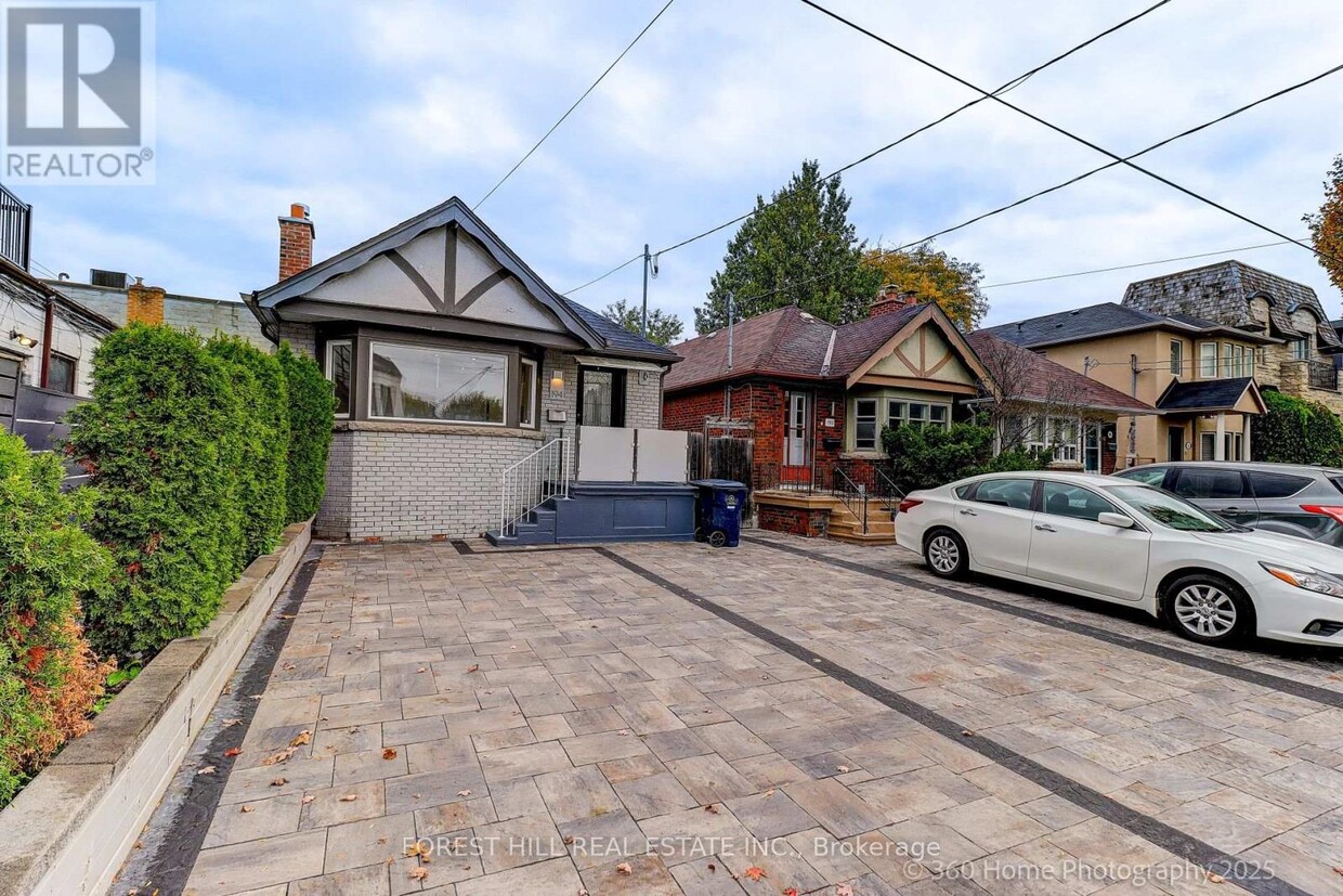 Primary Photo - 194 Roe Ave