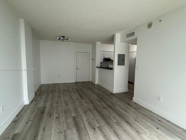Foto del edificio - 5091 NW 7th St