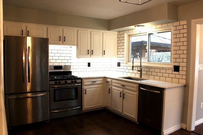 Foto del edificio - 43592 Champlain Ct