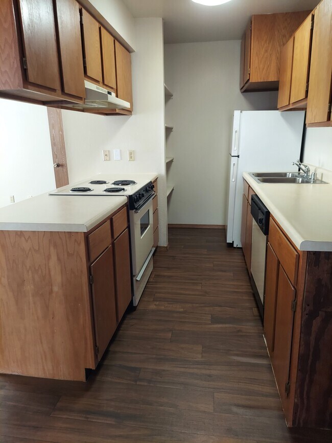 Foto del edificio - Cedar Creek Village Apartments and Townhomes