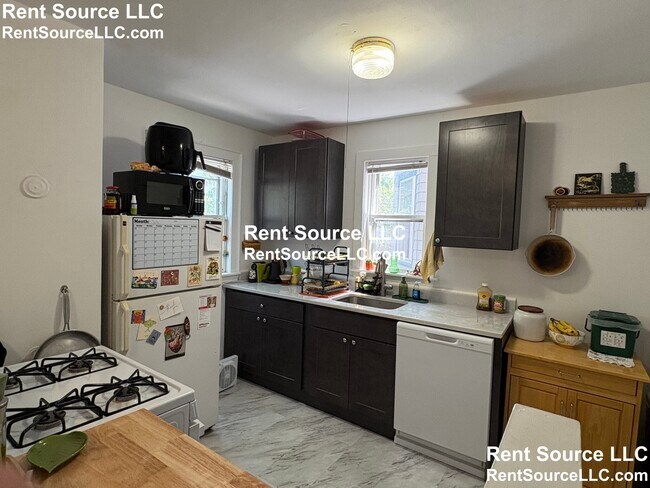 Foto del edificio - 246 Brookline St