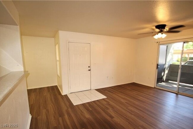 Foto del edificio - 555 E Silverado Ranch Blvd