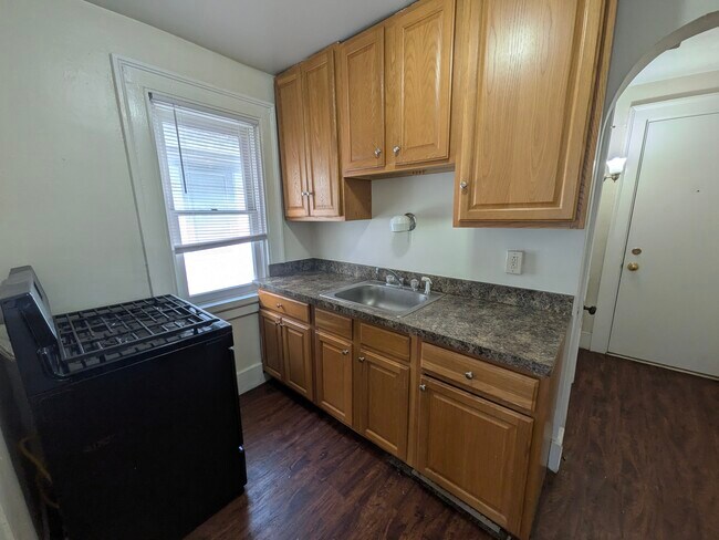 Foto del edificio - 608 Elmwood Ave