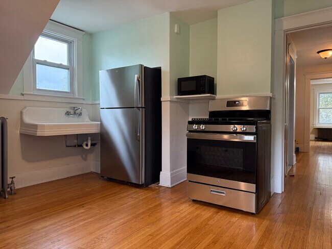 Foto del edificio - 61 Hirschfield Dr