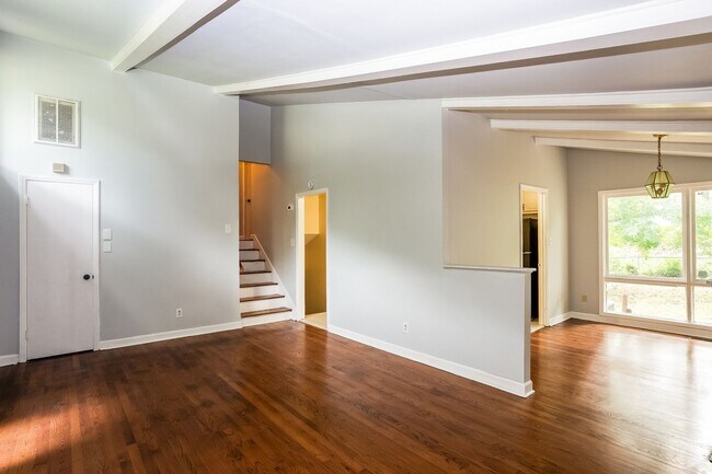 Building Photo - 4809 Thornwood Rd