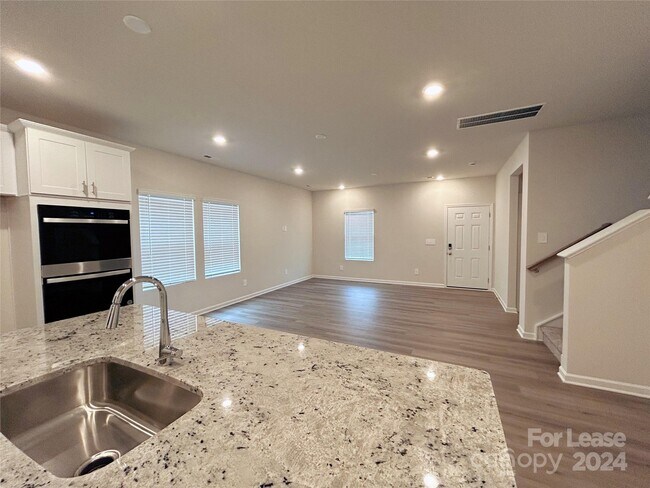 Foto del edificio - 430 Cedar Knoll Cir