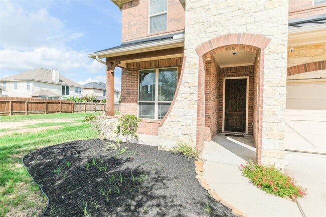 Building Photo - 5922 Northcrest Village Way