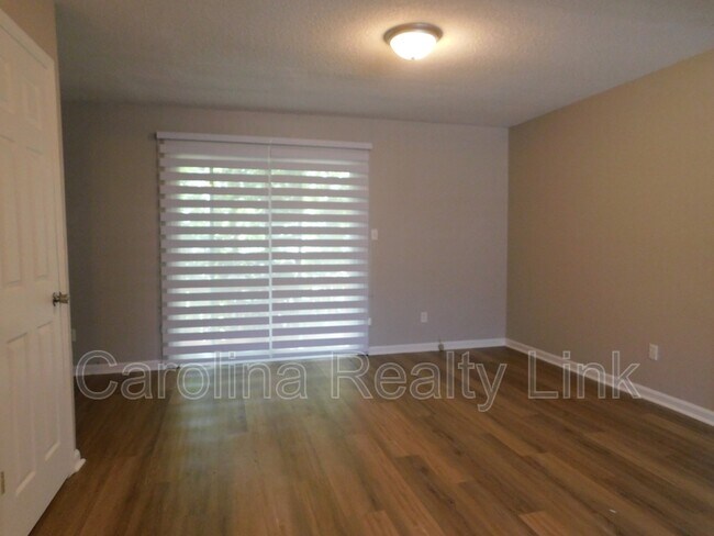 Foto del edificio - 270 Spring St SW