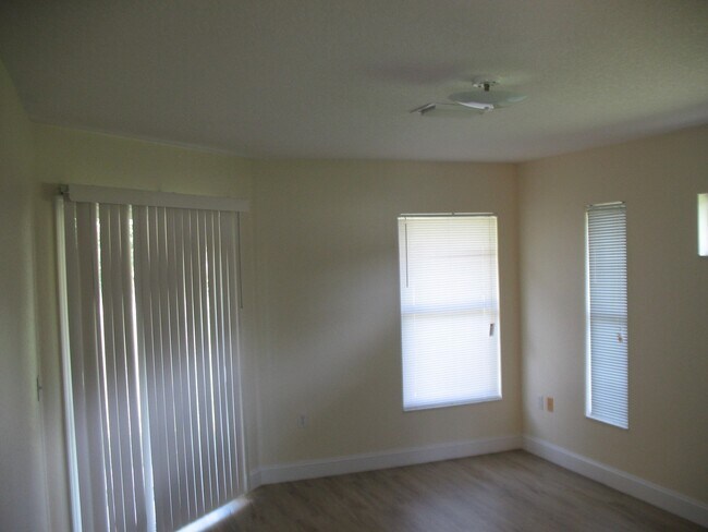 Foto del edificio - 8055 SW 134 Loop