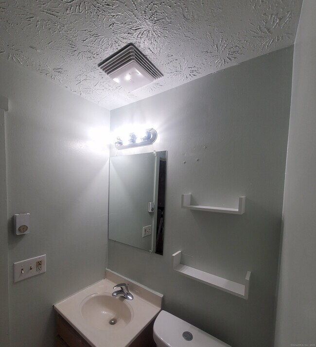 Foto del edificio - 949 Pleasant Valley Rd