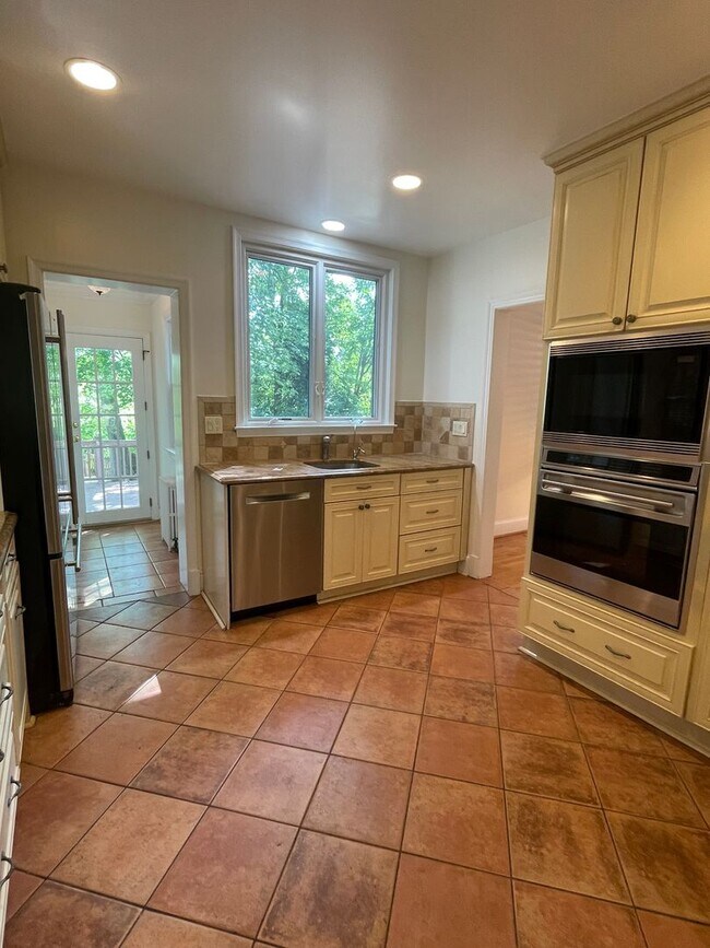 Foto del edificio - 6105 29th St NW