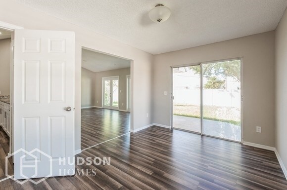 Foto principal - 202 Silas Phelps Ct