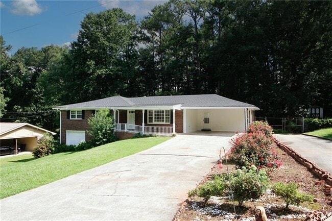 Building Photo - 840 Howard Ct SW