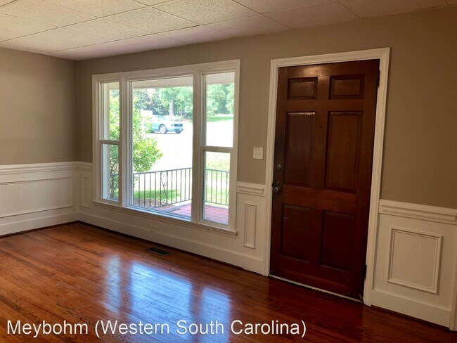 Building Photo - 2 br, 1 bath House - 322 W. Martintown Road