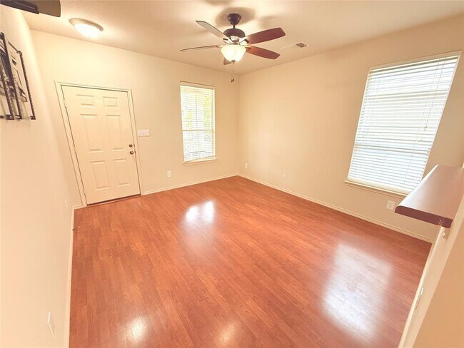 Foto del edificio - 8508 Brock Cir