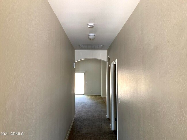 Building Photo - Cute 4 bedroom home in Maricopa!!!!