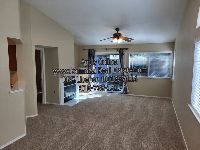Foto del edificio - 9451 Lakewind Ln