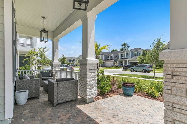 Foto del edificio - 460 Pelican Pointe Rd