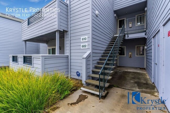 Building Photo - 1201 Glen Cove Pkwy