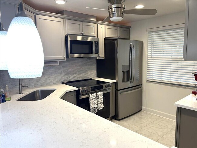 Foto del edificio - 4211 Stratford Dr