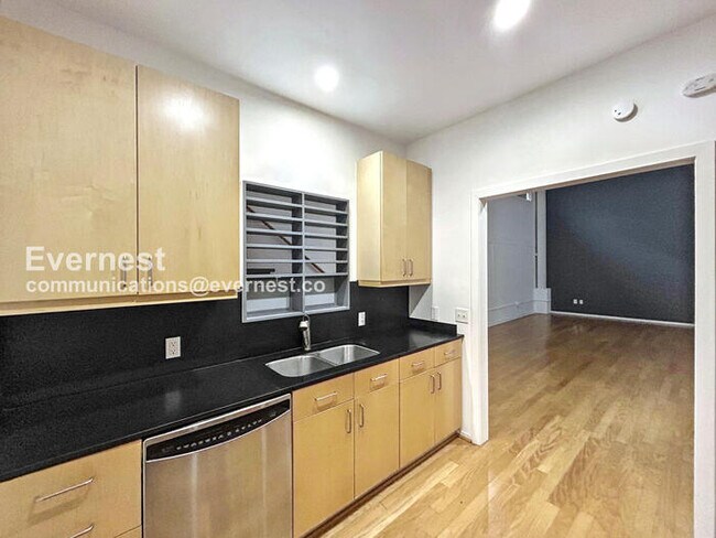 Foto del edificio - 415 S Front St