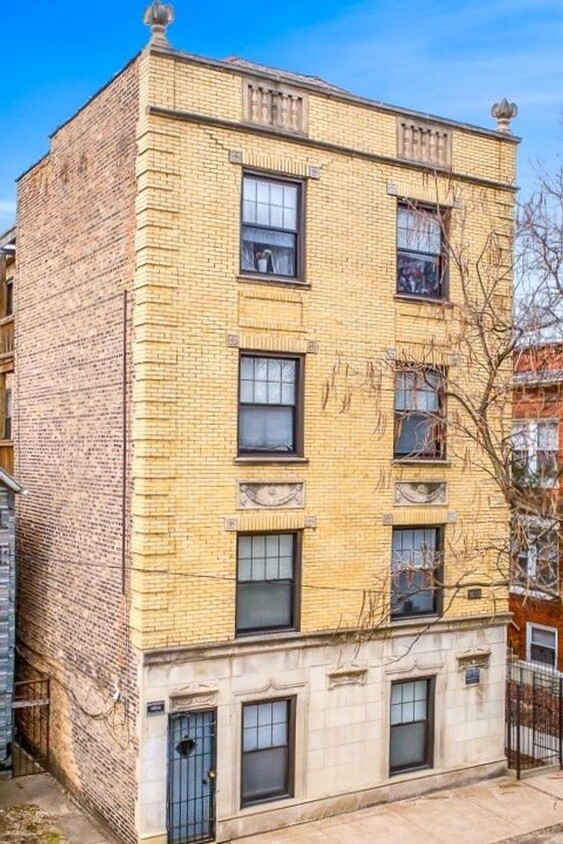 Foto principal - 3620 N Marshfield Ave