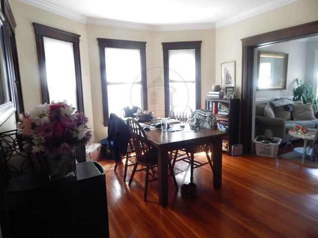 Foto del edificio - 93 Bromfield Rd