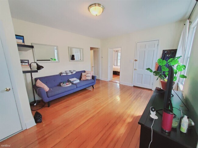 Building Photo - 1 br, 1 bath Condo - 149 Pine St Unit 1