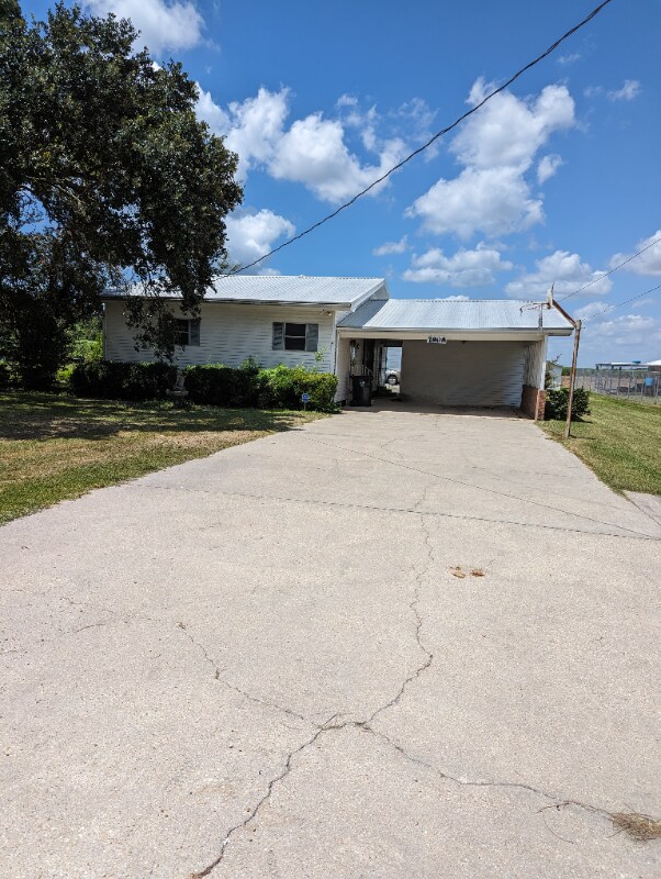 7908 Weeks Island Rd, New Iberia, LA 70560 House for Rent in New
